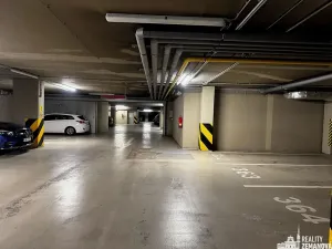 Pronájem garážového stání, Praha - Vinohrady, Korunní, 10 m2