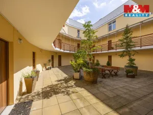 Pronájem bytu 2+kk, Pardubice - Zelené Předměstí, nábřeží Závodu míru, 48 m2