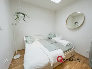 Pronájem bytu 1+kk, Praha - Smíchov, Grafická, 35 m2