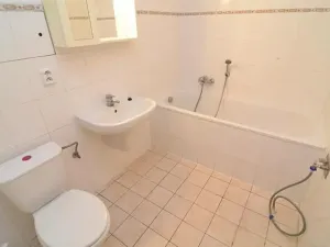 Pronájem bytu 1+kk, Praha - Vinohrady, Hradecká, 37 m2