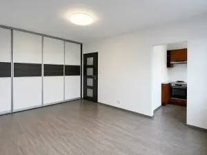 Prodej bytu 1+kk, Praha - Háje, Matúškova, 31 m2