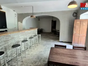 Pronájem obchodního prostoru, Kladno, T. G. Masaryka, 157 m2