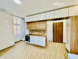 Pronájem bytu 1+kk, Hluboká nad Vltavou, Masarykova, 26 m2