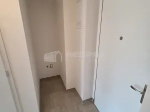 Pronájem bytu 1+kk, Praha - Chodov, Komárkova, 30 m2