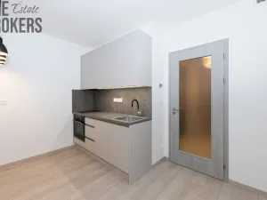 Pronájem bytu 1+kk, Praha - Hloubětín, Poděbradská, 33 m2