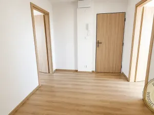 Pronájem bytu 3+1, Praha - Nusle, Pujmanové, 68 m2