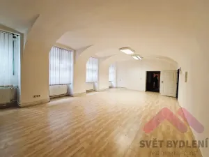 Pronájem kanceláře, Praha - Smíchov, Holečkova, 140 m2