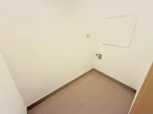 Prodej bytu 2+kk, Praha - Žižkov, Ke kapslovně, 58 m2