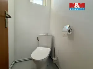Prodej atypického bytu, Měšice, U školky, 118 m2