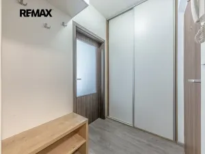 Prodej bytu 1+kk, Praha - Hloubětín, Za černým mostem, 31 m2
