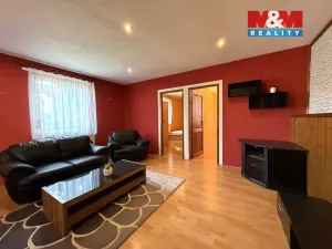 Prodej atypického bytu, Měšice, U školky, 118 m2