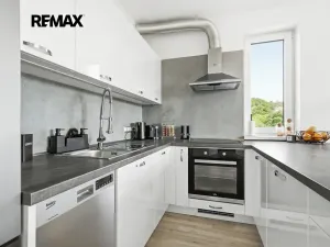Prodej bytu 2+kk, Praha - Vysočany, Strnadových, 50 m2