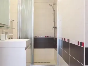 Pronájem bytu 1+kk, Praha - Karlín, Sokolovská, 37 m2