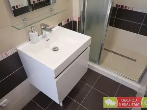 Pronájem bytu 1+kk, Praha - Karlín, Sokolovská, 37 m2