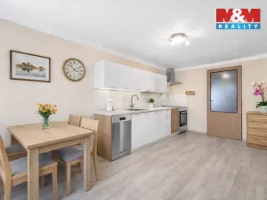 Prodej rodinného domu, Spomyšl, 350 m2