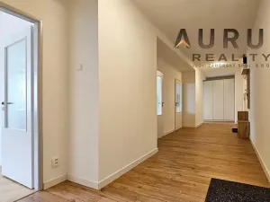 Pronájem bytu 3+1, Praha - Michle, Třeboňská, 74 m2