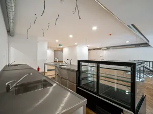 Pronájem restaurace, Praha - Žižkov, Olšanská, 352 m2