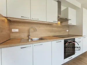 Pronájem bytu 2+kk, Praha - Vysočany, Pod Harfou, 44 m2