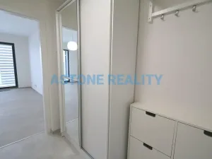Pronájem bytu 1+kk, Praha - Modřany, Mezi vodami, 390 m2