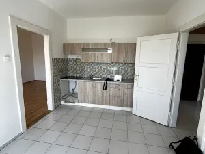 Pronájem bytu 2+kk, Praha - Žižkov, Ambrožova, 46 m2