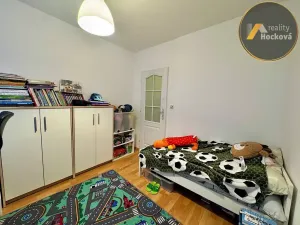 Prodej bytu 3+1, Praha - Prosek, Pískovcová, 67 m2