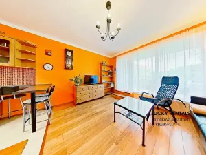 Pronájem bytu 2+kk, Praha - Uhříněves, Saturnova, 46 m2