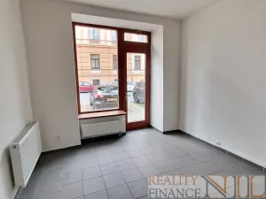 Pronájem obchodního prostoru, Dobřany, Školní, 79 m2