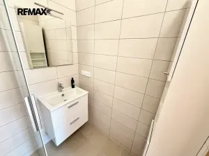 Pronájem bytu 2+kk, Praha - Vyšehrad, Neklanova, 57 m2