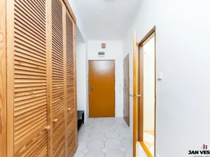 Pronájem bytu 2+kk, Praha - Kbely, Luštěnická, 49 m2