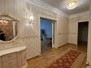 Prodej bytu 4+1, Karlovy Vary, Divadelní náměstí, 145 m2