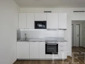 Pronájem bytu 1+kk, Praha - Hloubětín, Laponská, 34 m2