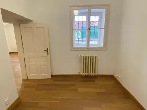 Pronájem kanceláře, Praha - Libeň, Zvonařovská, 56 m2