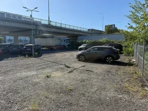 Pronájem komerčního pozemku, Praha, Radiová, 200 m2
