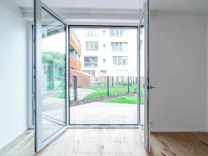 Pronájem bytu 2+kk, Praha - Radlice, U Komína, 55 m2