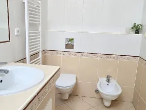 Prodej rodinného domu, Dolní Břežany, Dělnická, 214 m2
