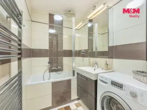 Prodej bytu 2+kk, Praha - Kobylisy, Rajmonova, 44 m2