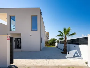 Prodej vily, Vrsi, Chorvatsko, 210 m2