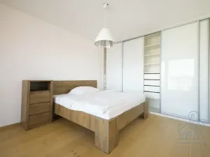 Pronájem bytu 2+kk, Praha - Holešovice, V háji, 56 m2