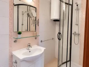 Pronájem bytu 2+kk, Liberec, Poutnická, 42 m2