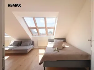 Pronájem bytu 1+kk, Praha - Košíře, Na Zámyšli, 32 m2