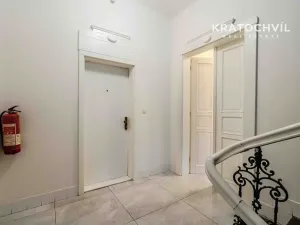 Pronájem bytu 1+kk, Praha - Bubeneč, Korunovační, 32 m2