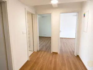 Pronájem atypického bytu, Řevnice, V Luhu, 63 m2