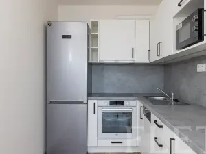 Pronájem bytu 2+kk, Praha - Prosek, Zárybská, 41 m2