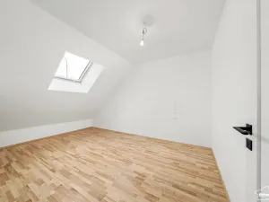 Prodej bytu 3+kk, Praha - Dolní Chabry, Kobyliská, 54 m2