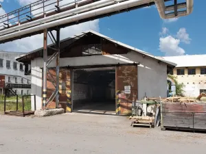 Pronájem výrobních prostor, Tetčice, Nádražní, 668 m2