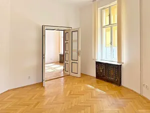 Pronájem kanceláře, Brno, Křížová, 235 m2
