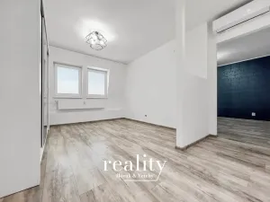 Prodej bytu 2+1, Hevlín, 48 m2