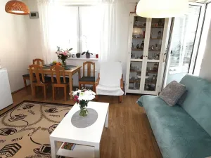 Pronájem bytu 2+kk, Praha - Troja, Hnězdenská, 46 m2
