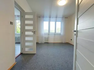 Pronájem bytu 2+1, Praha - Malešice, Káranská, 56 m2
