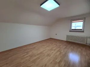 Pronájem bytu 2+1, Praha - Horní Měcholupy, Jaroměřská, 70 m2